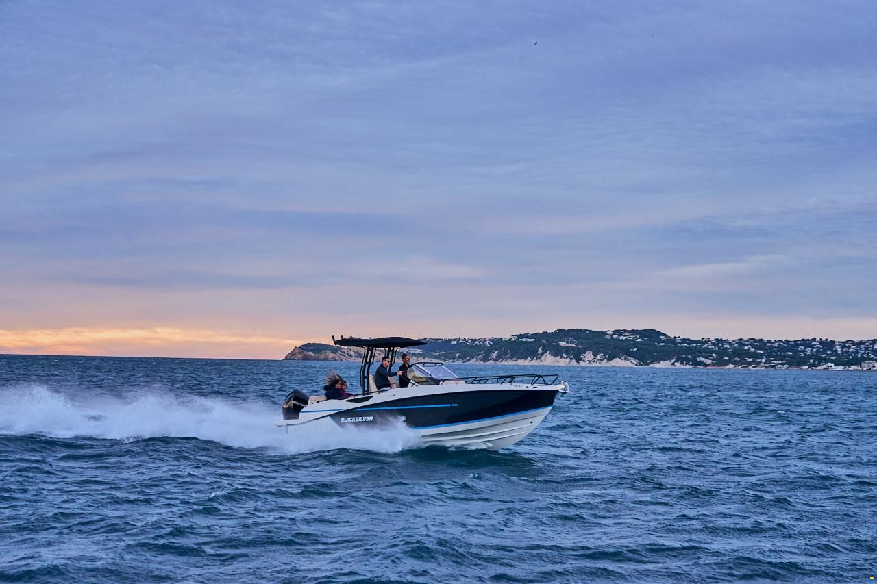Quicksilver Activ 805 Open