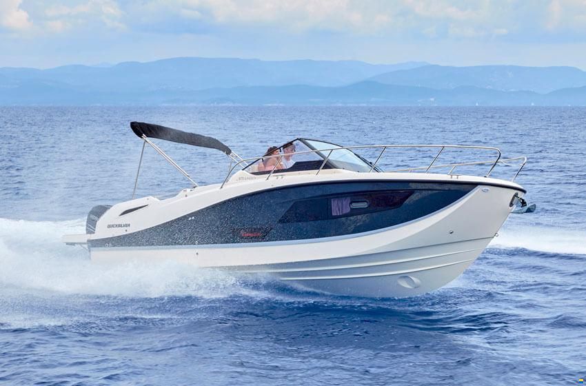 Quicksilver 875 Sundeck