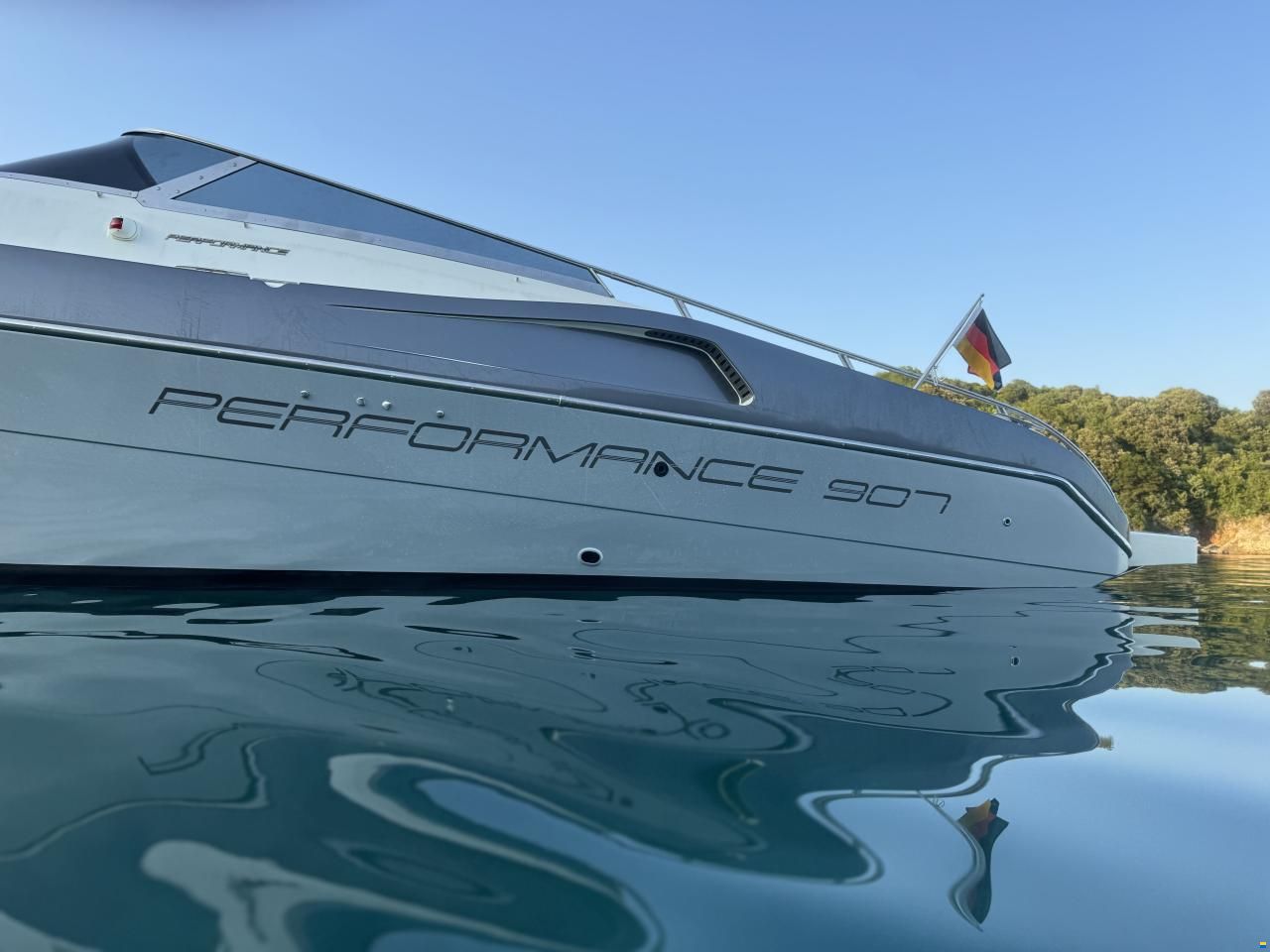 Performance 907