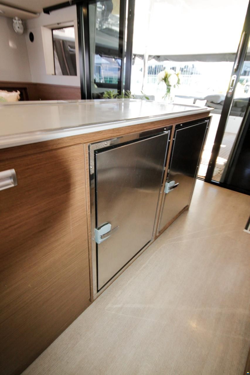 Lagoon 620 Essense