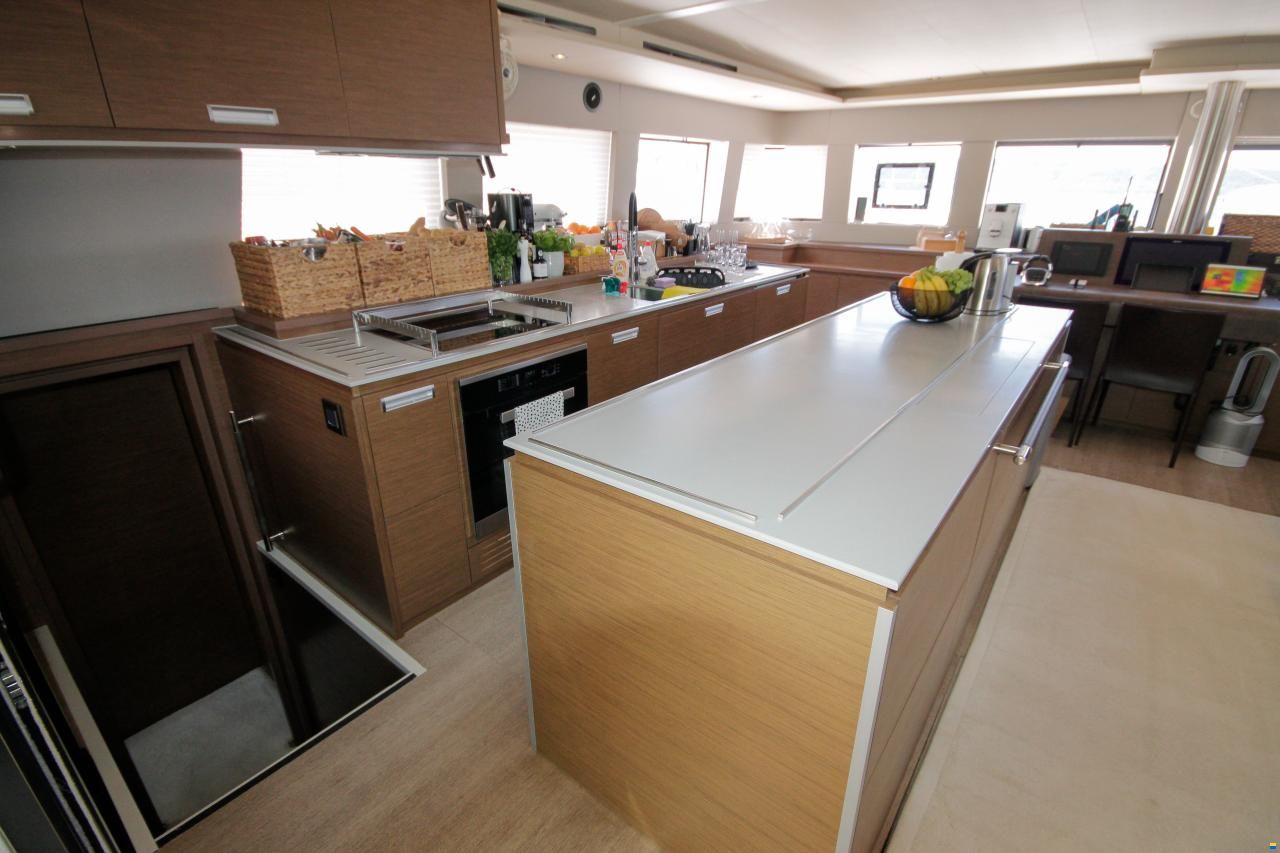 Lagoon 620 Essense