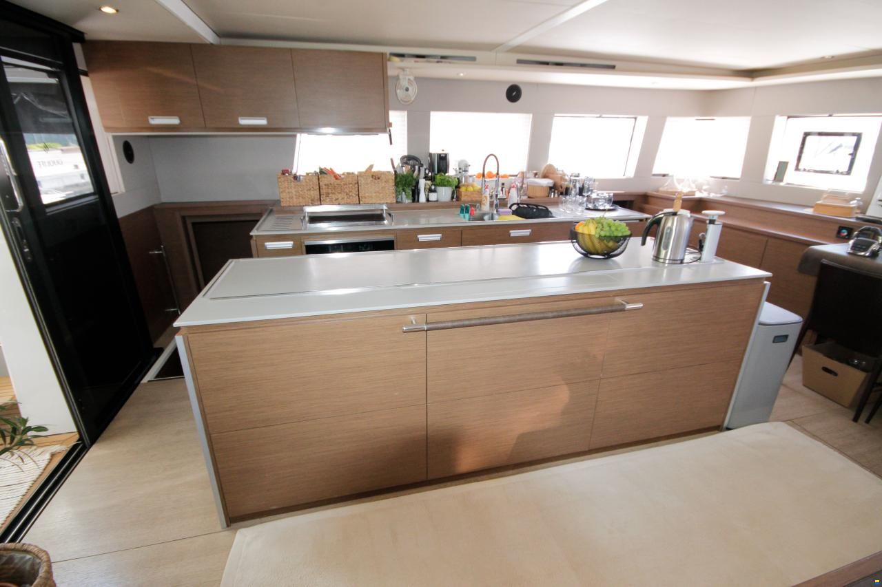 Lagoon 620 Essense
