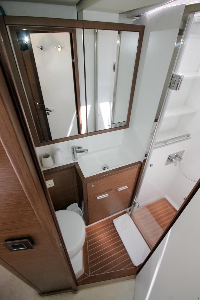 Lagoon 620 Essense