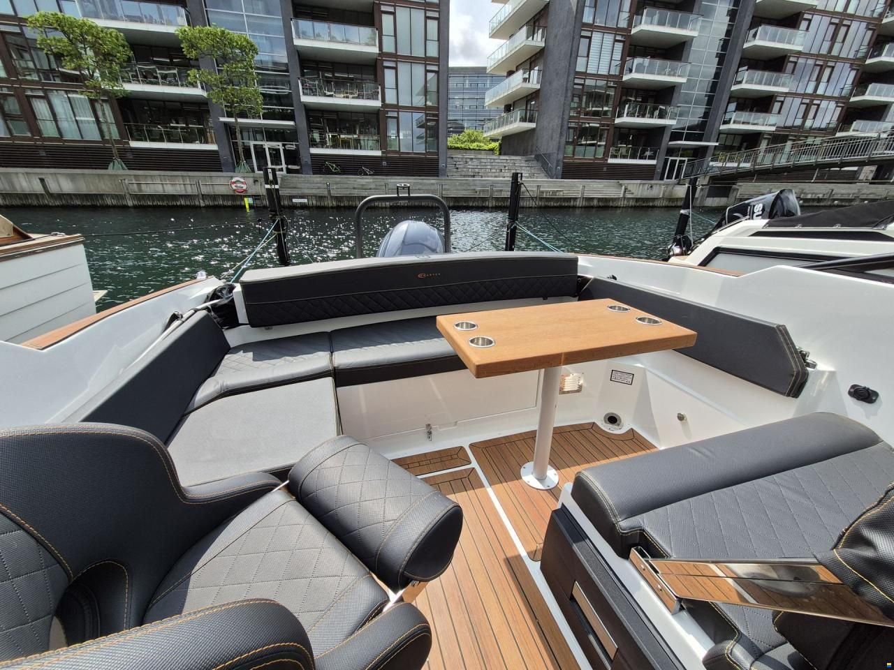 Coaster 600 DC Day Cruiser