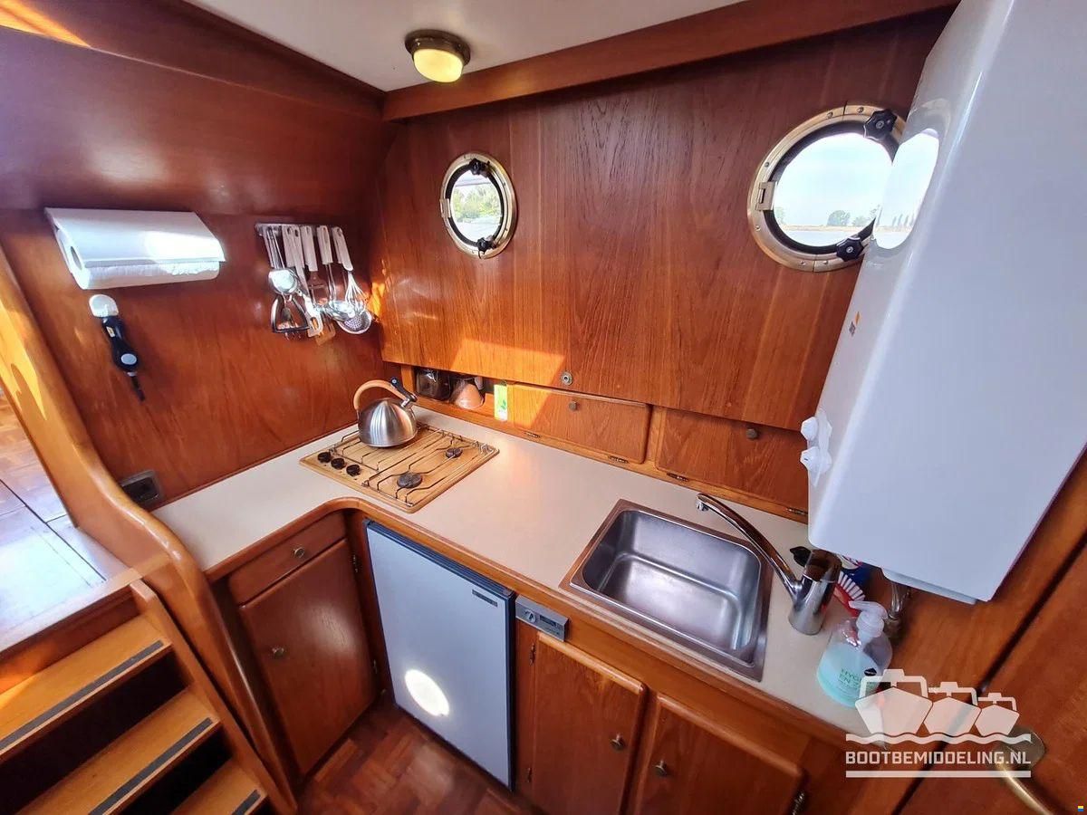 Linssen Sturdy 1000 AC Royal