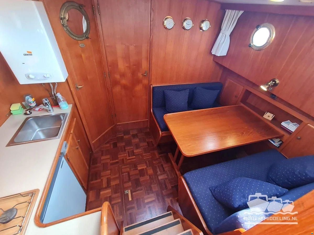 Linssen Sturdy 1000 AC Royal