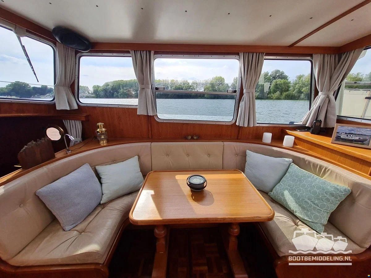Linssen Sturdy 1000 AC Royal