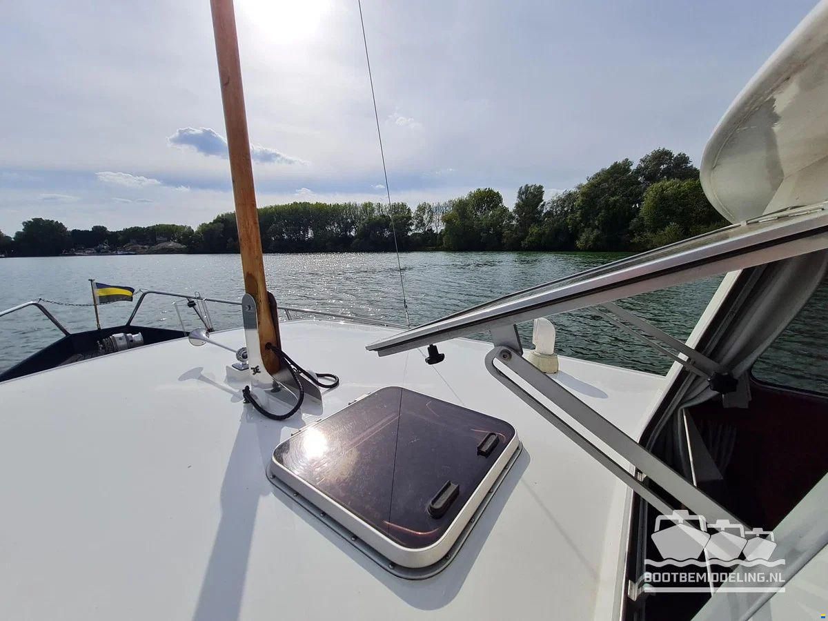Linssen Sturdy 1000 AC Royal
