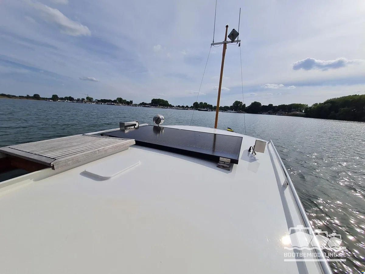 Linssen Sturdy 1000 AC Royal