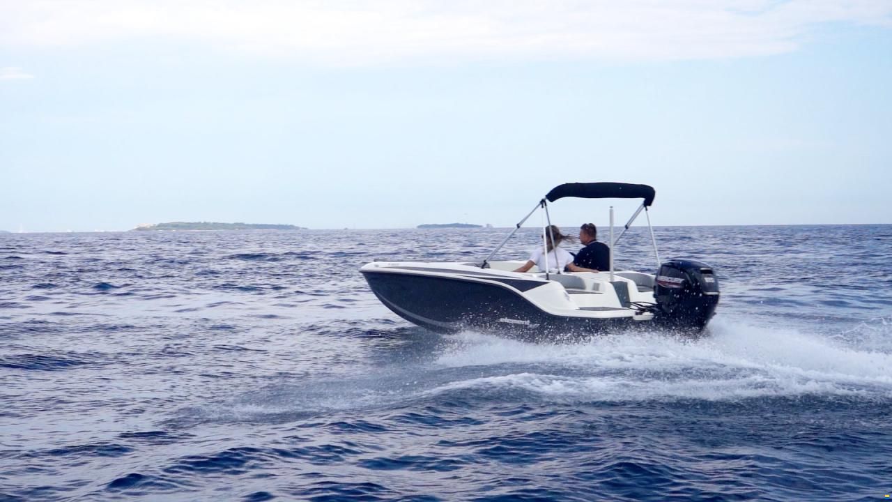 Bayliner Element M17, 525 Axess