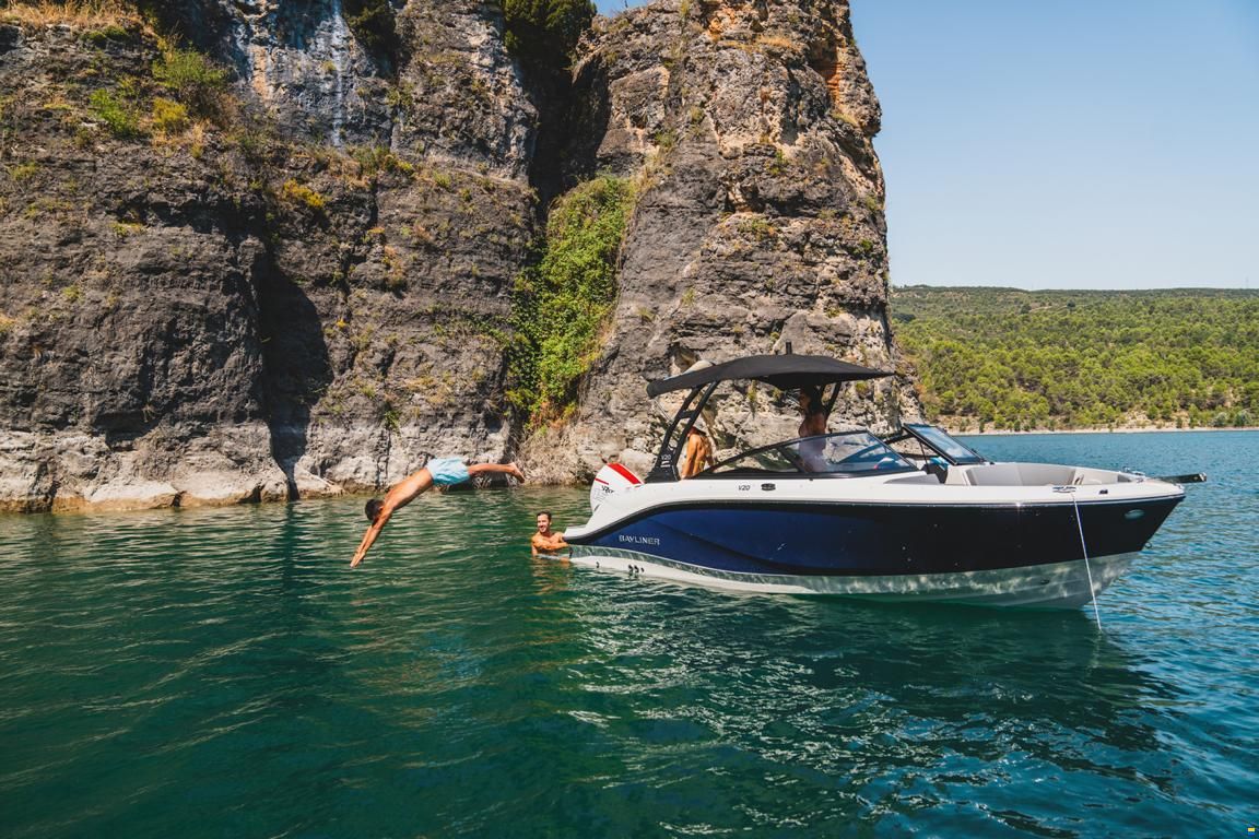 Bayliner V20 Bowrider Outboard 115PS