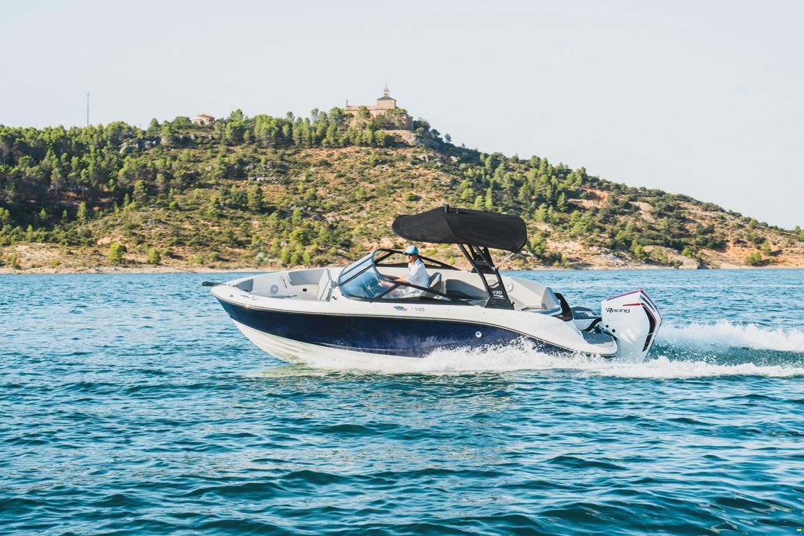 Bayliner V20 Bowrider Outboard 115PS