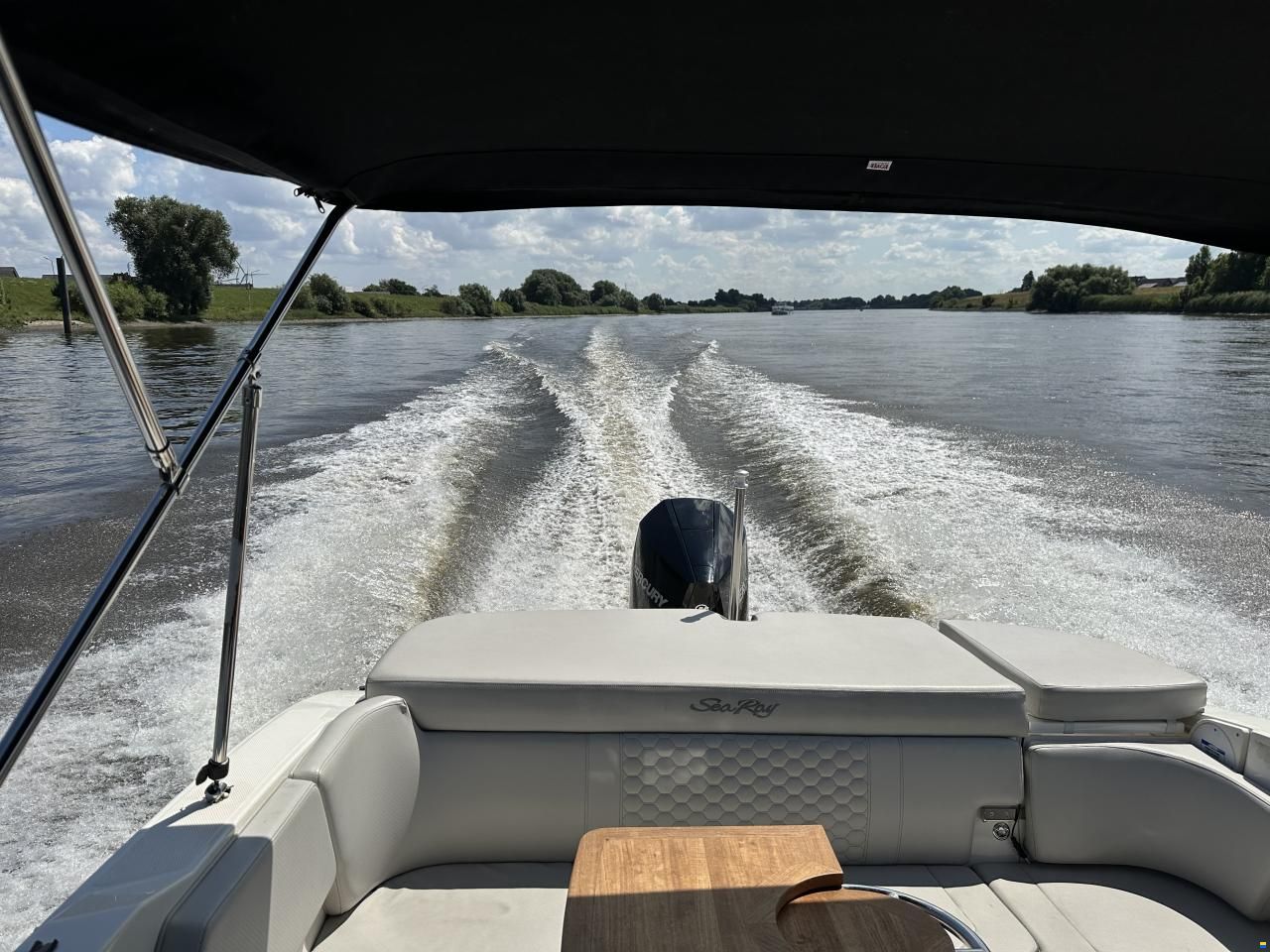 Sea Ray 230 Sunsport OB