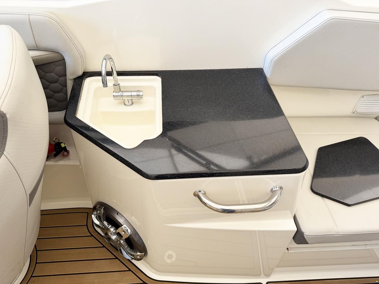 Sea Ray 230 Sunsport OB