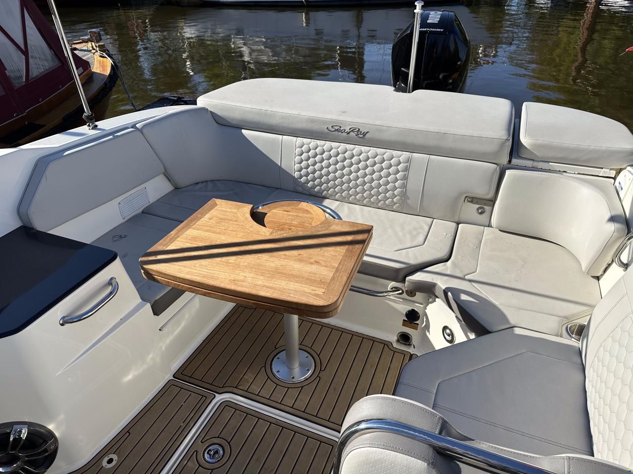 Sea Ray 230 Sunsport OB