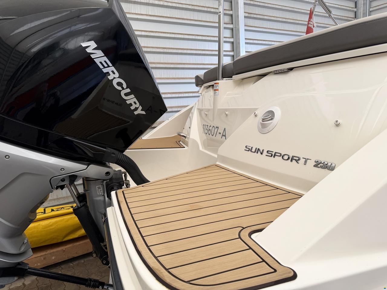 Sea Ray 230 Sunsport OB