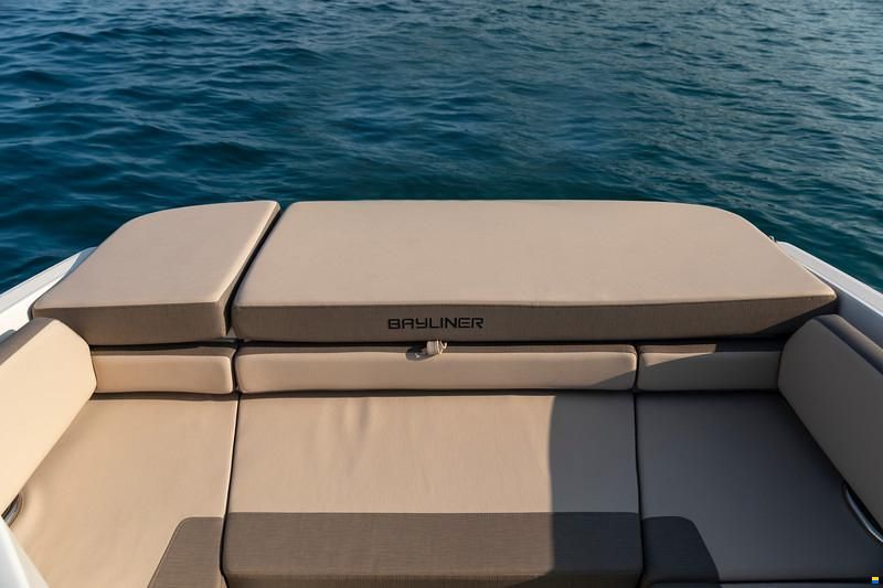 Bayliner VR6 Cuddy Inboard