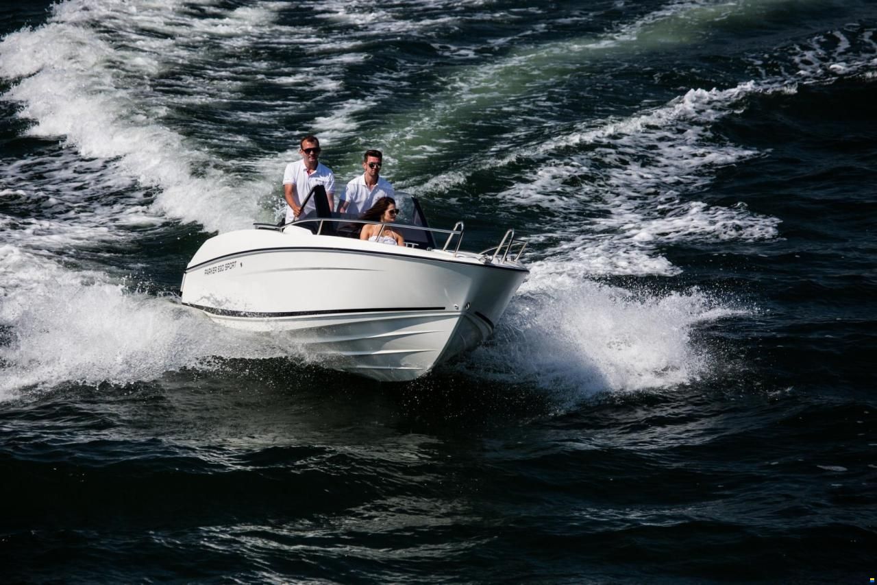 Parker 630 Bowrider  und Trailer