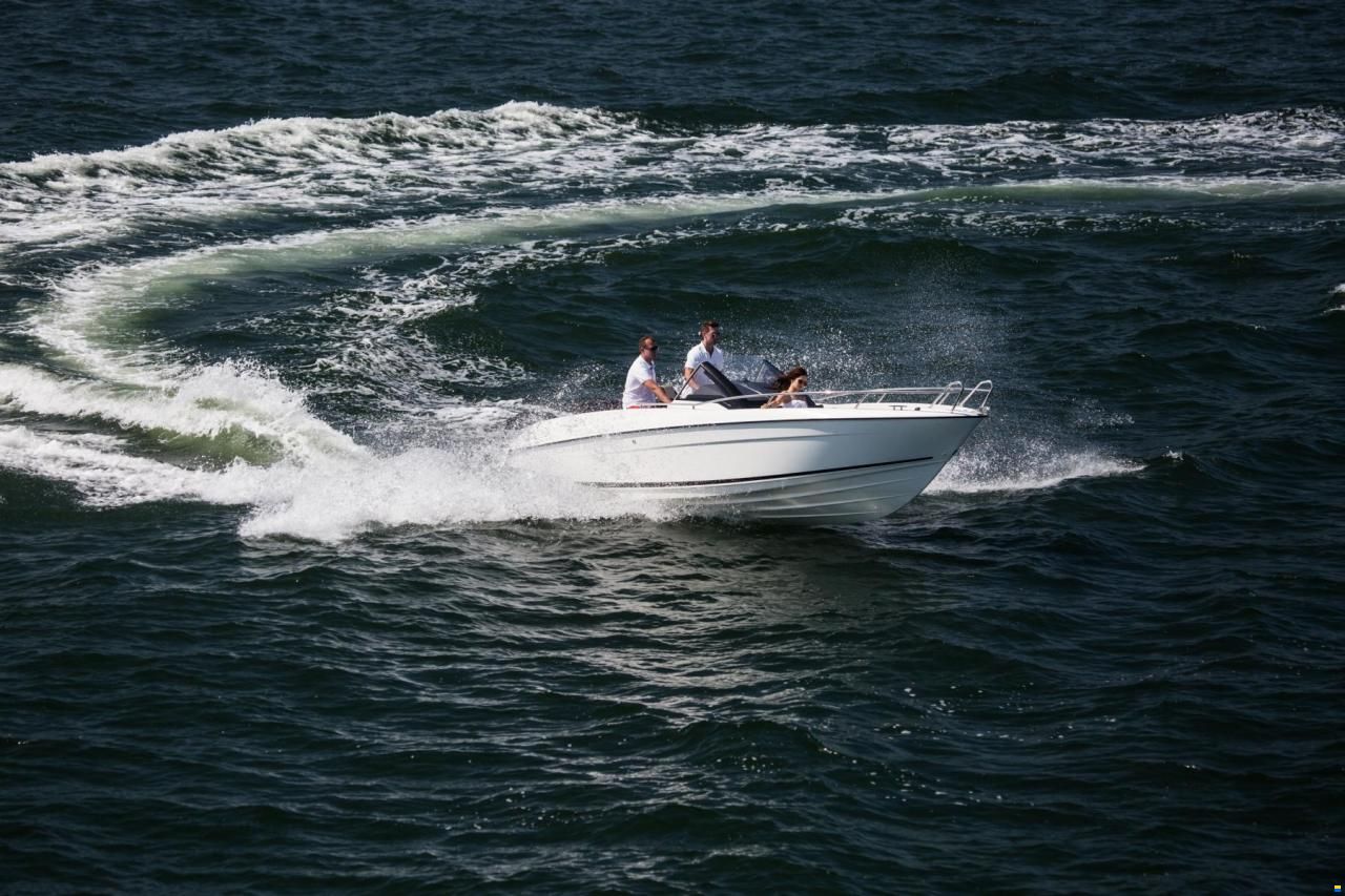Parker 630 Bowrider  und Trailer