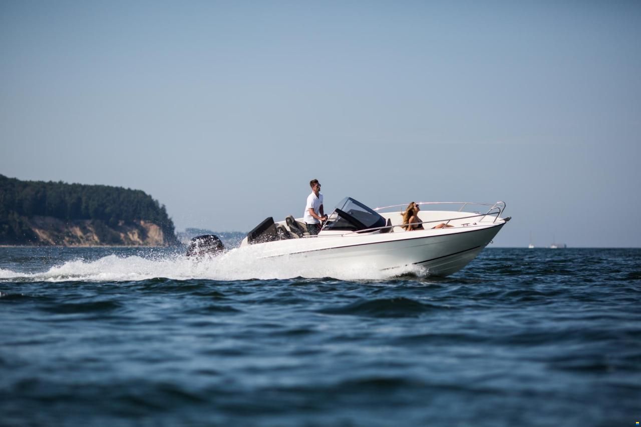 Parker 630 Bowrider  und Trailer
