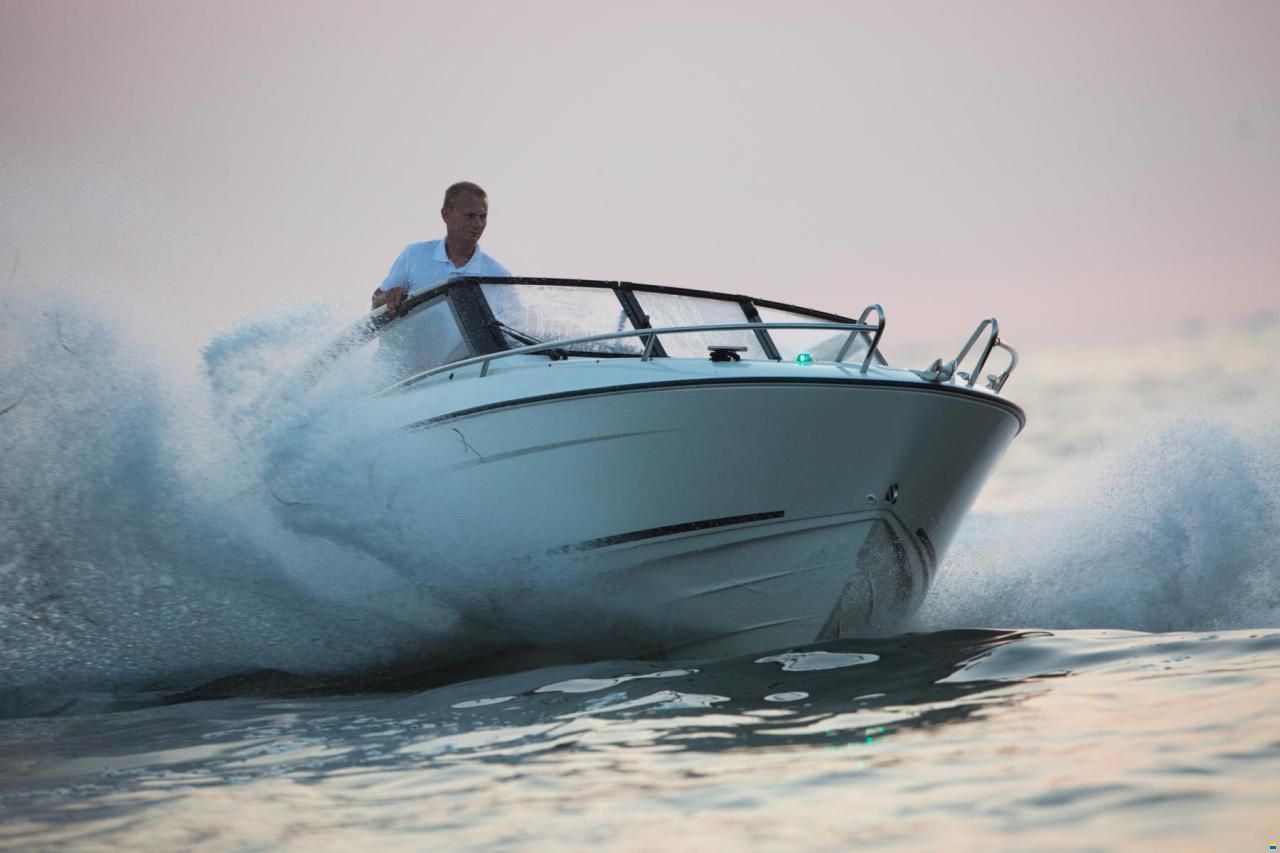 Parker 630 Bowrider