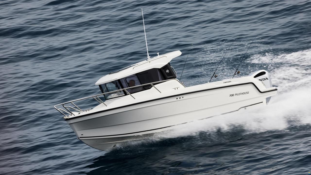 Parker 700 Pilothouse inkl. 115 PS und Trailer