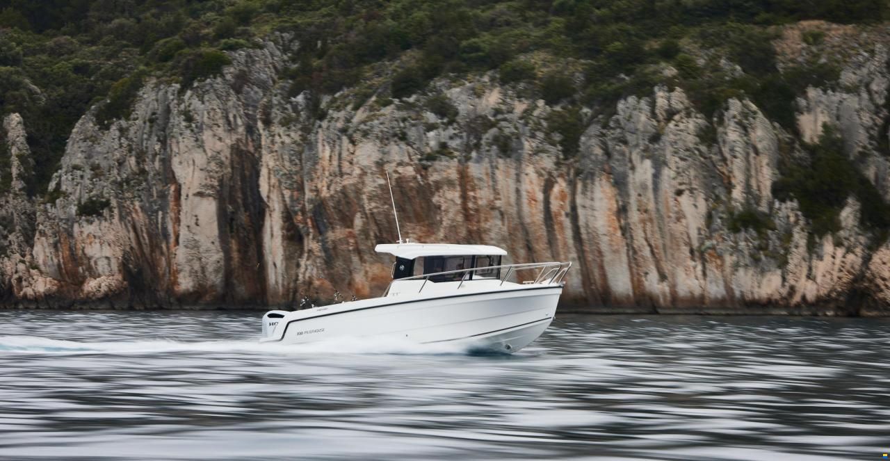 Parker 700 Pilothouse