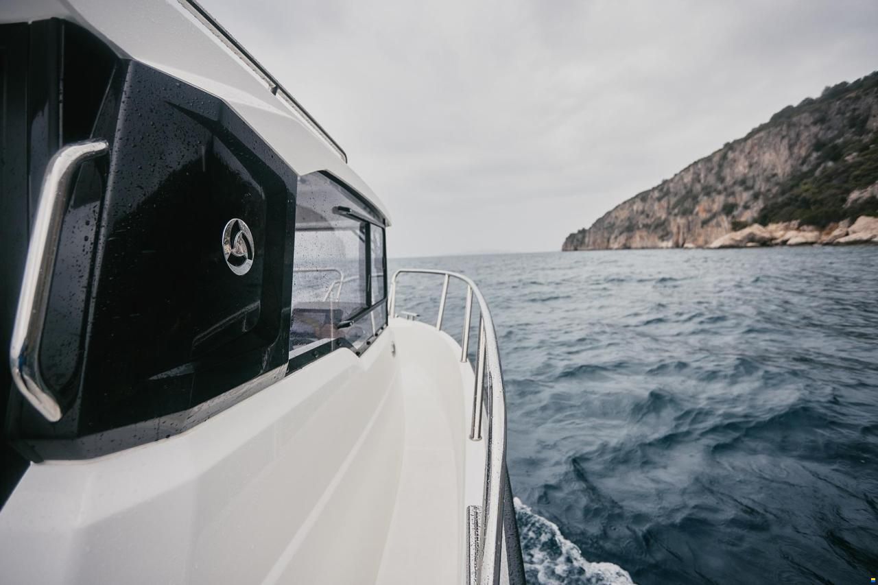 Parker 700 Pilothouse