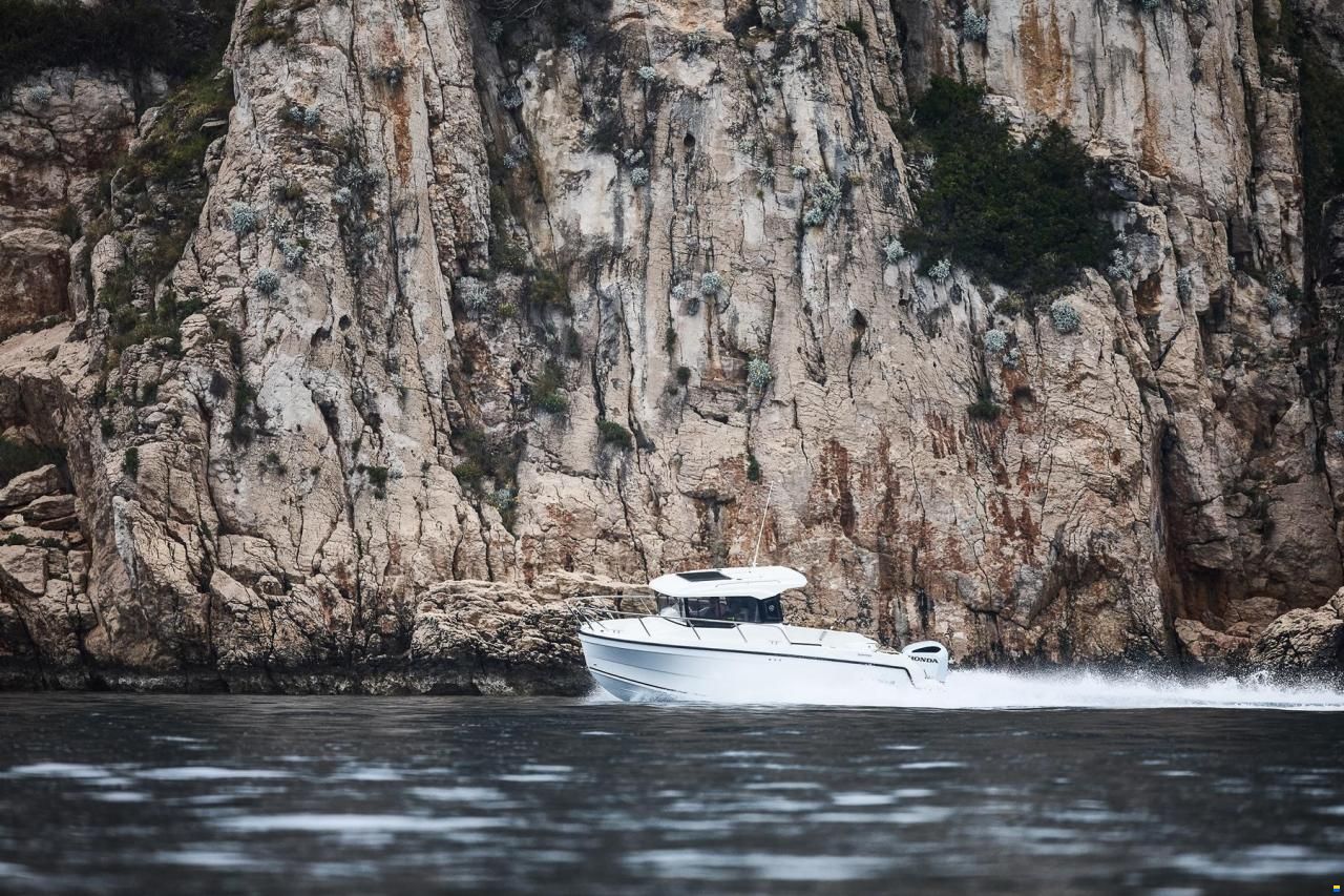 Parker 700 Pilothouse