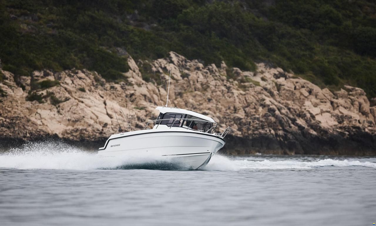 Parker 700 Pilothouse