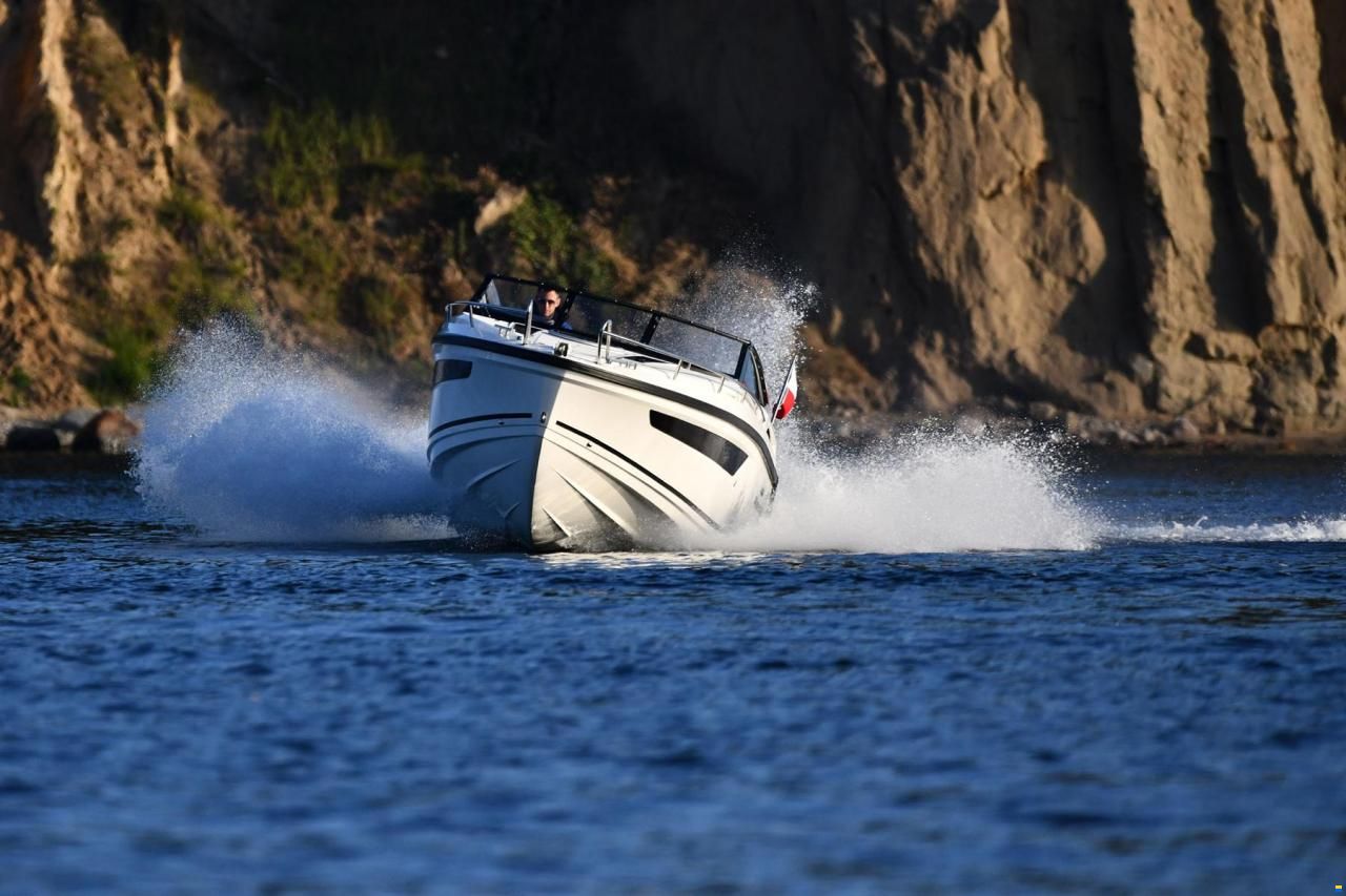 Parker 720 Adventure inkl. 200 PS und Trailer