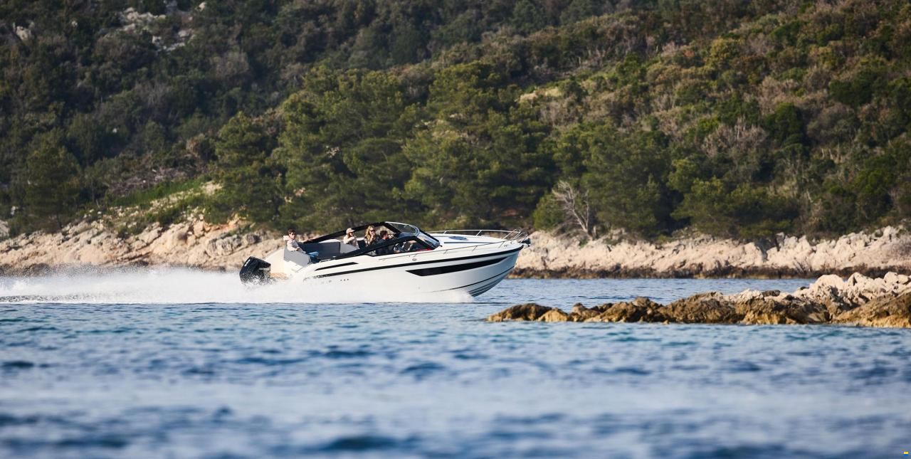 Parker 800 Cruiser inkl. 200 PS und Trailer
