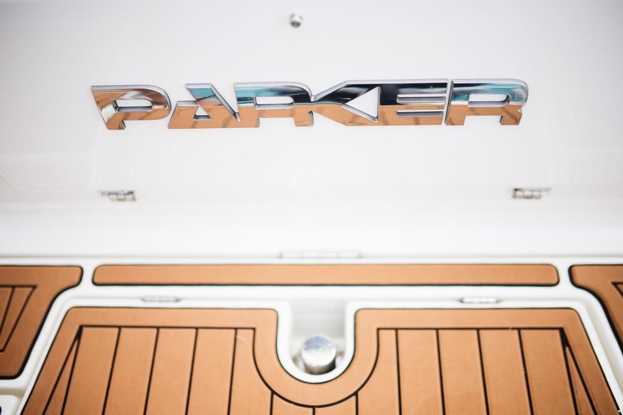 Parker 800 Cruiser inkl. 200 PS und Trailer