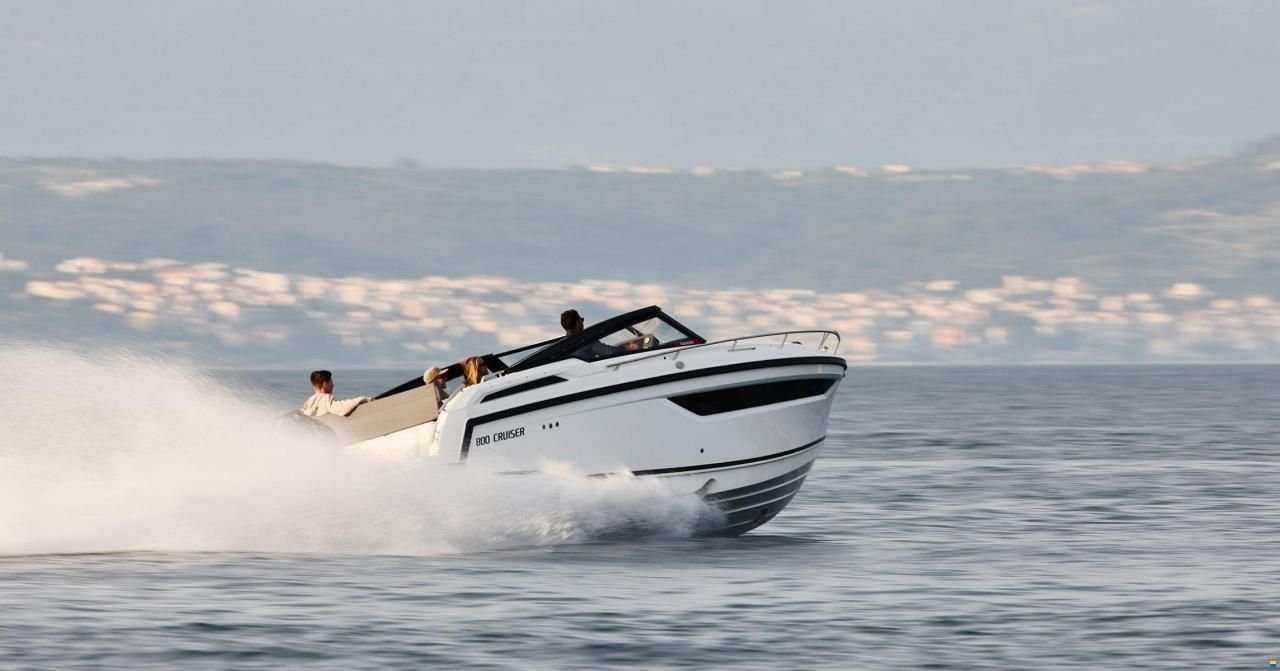Parker 800 Cruiser inkl. 200 PS und Trailer