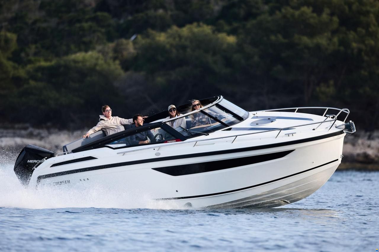 Parker 800 Cruiser inkl. 200 PS und Trailer