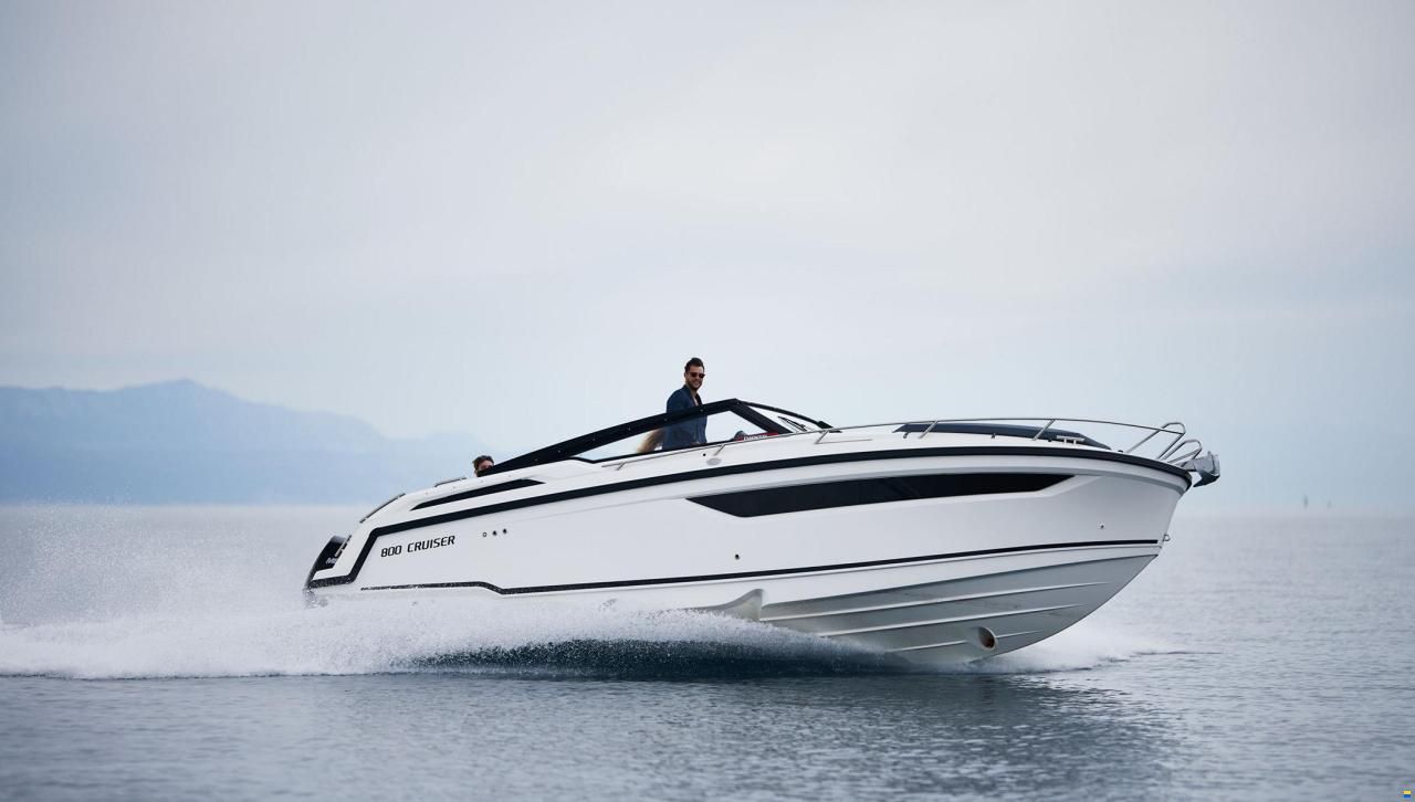 Parker 800 Cruiser inkl. 200 PS und Trailer