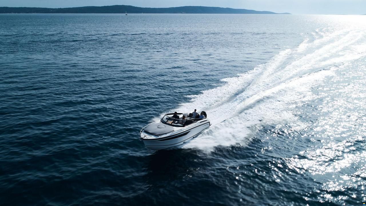 Parker 800 Cruiser inkl. 200 PS und Trailer