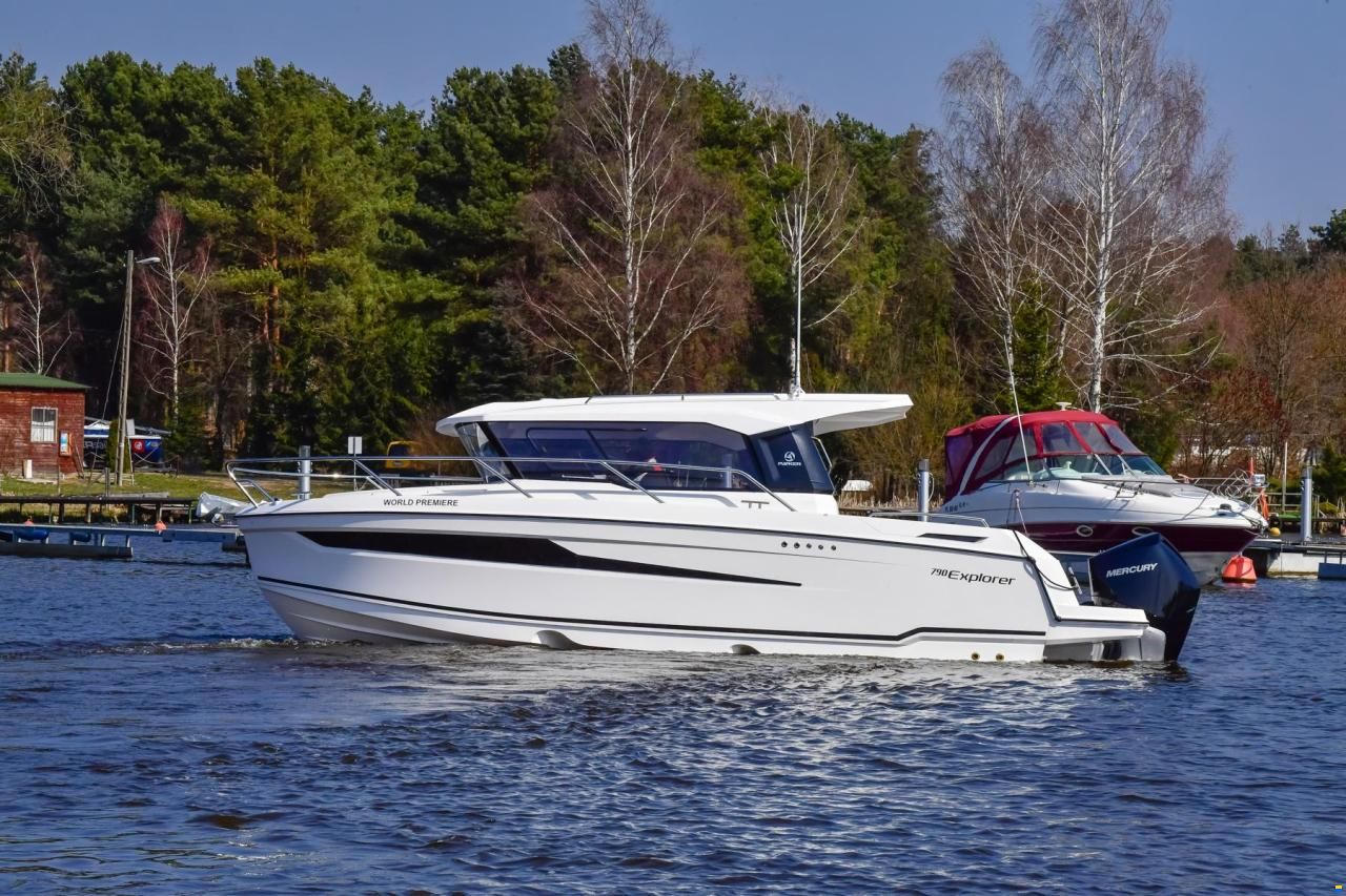 Parker 790 Explorer inkl. 200 PS und Trailer