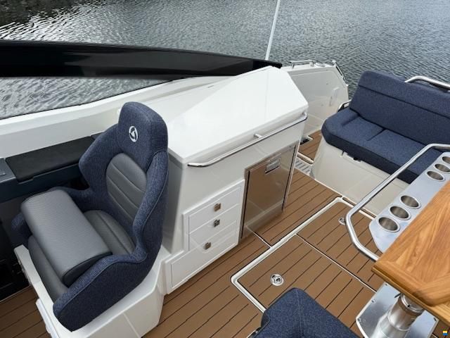 Parker 910 Odyssey mit 2x 250PS Gebrauchtboot 2