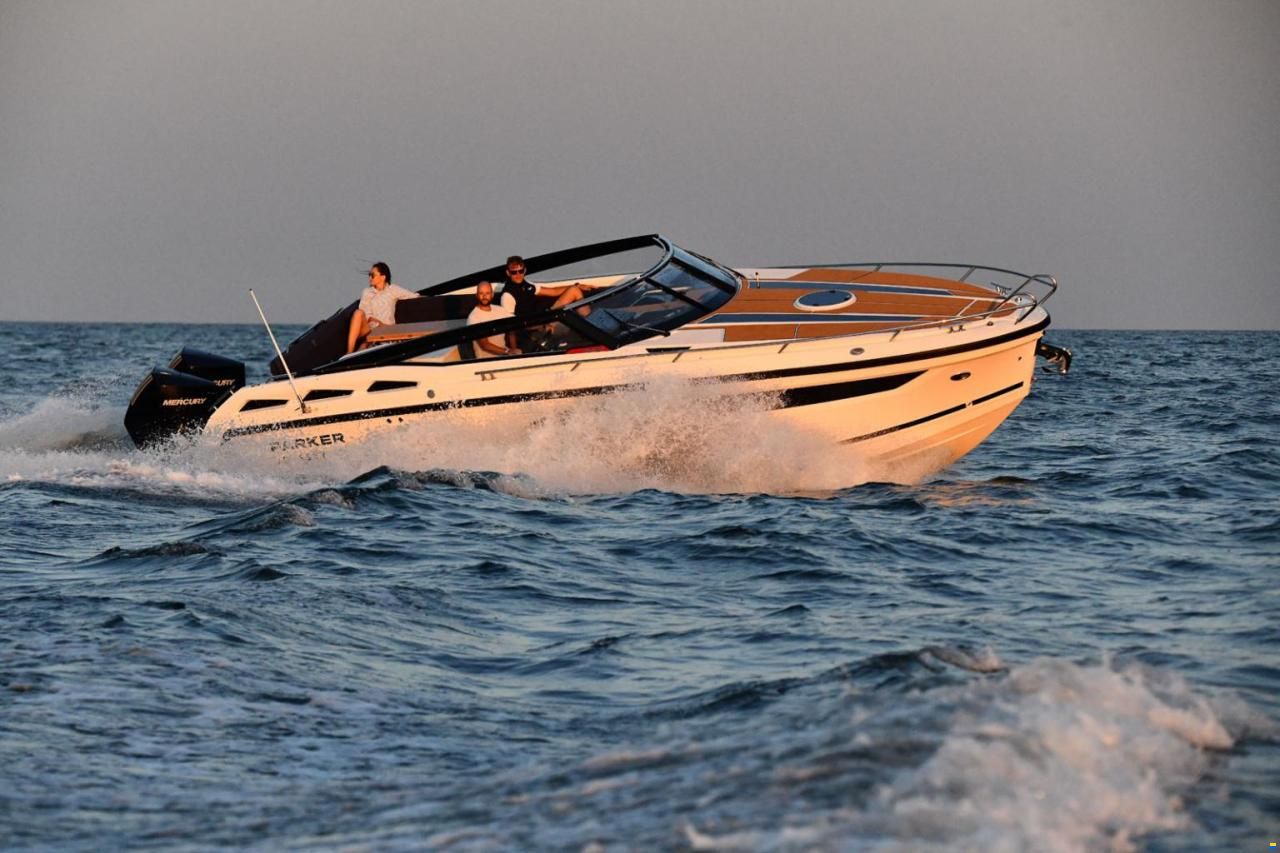 Parker 910 Odyssey mit 2x 200PS