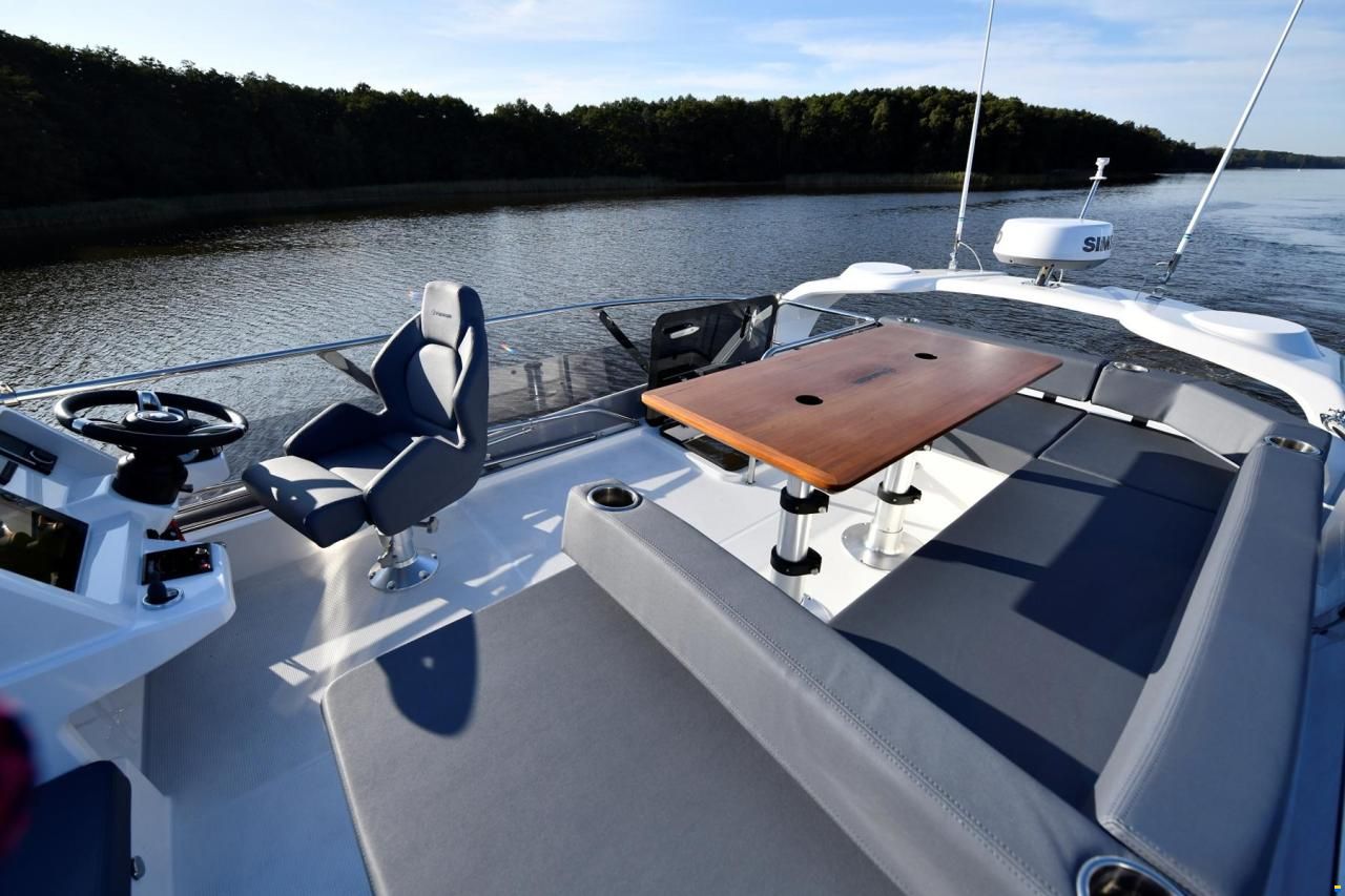 Parker Monaco 110 Flybridge 2 x 200 PS