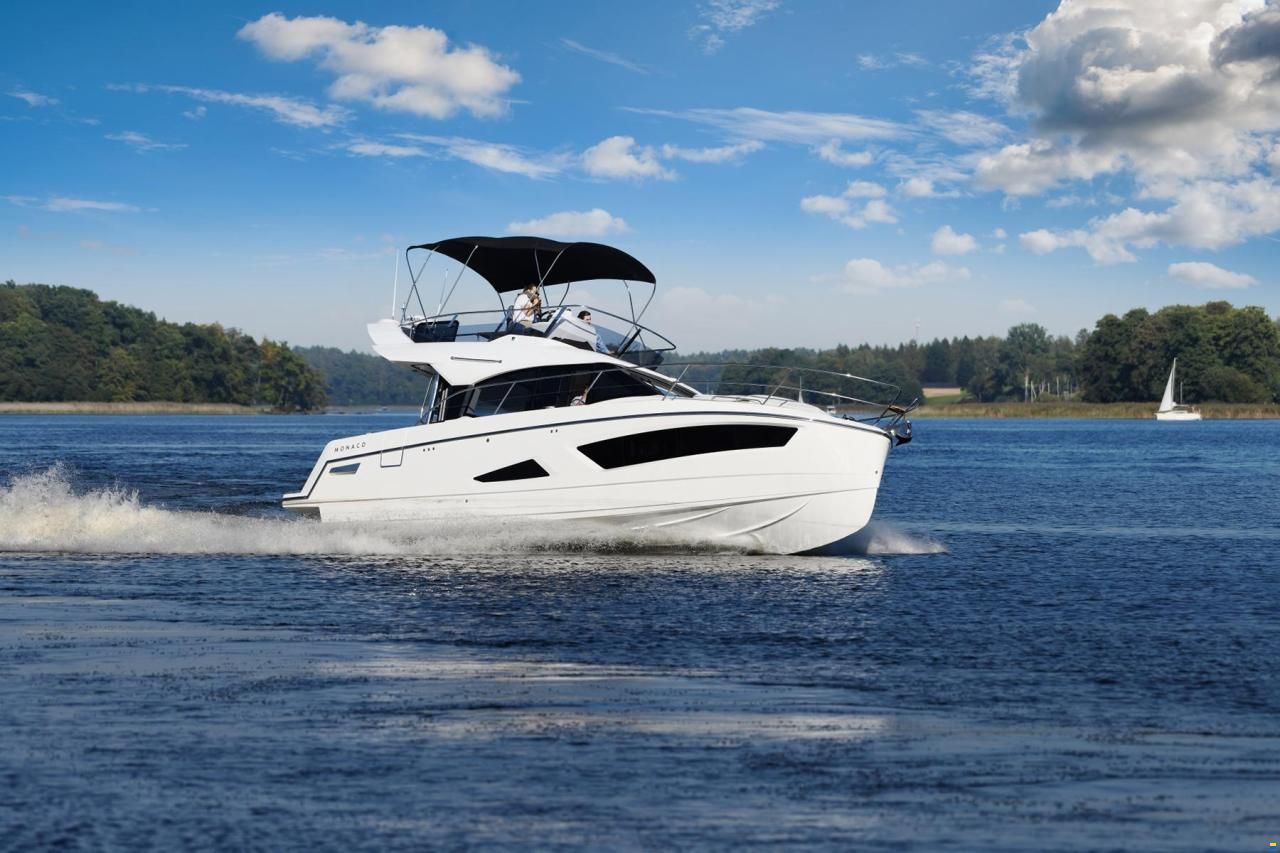 Parker Monaco 110 Flybridge 2 x 200 PS