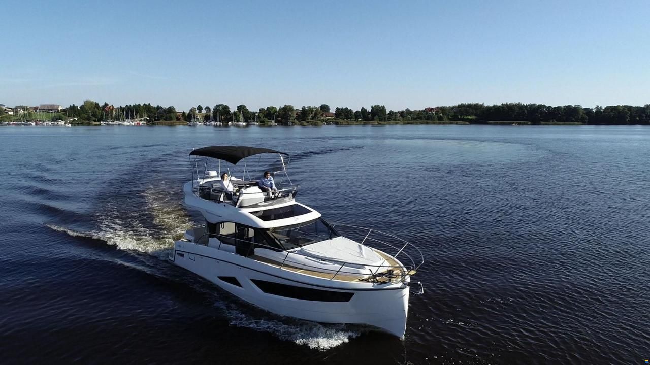 Parker Monaco 110 Flybridge