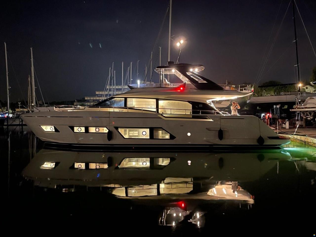 Ferretti 670