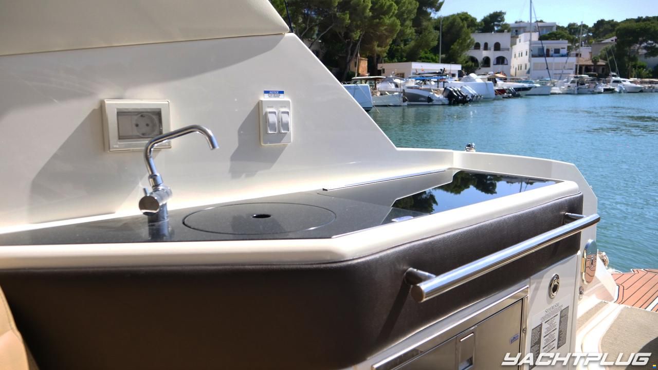 Sea Ray 320 Sundancer