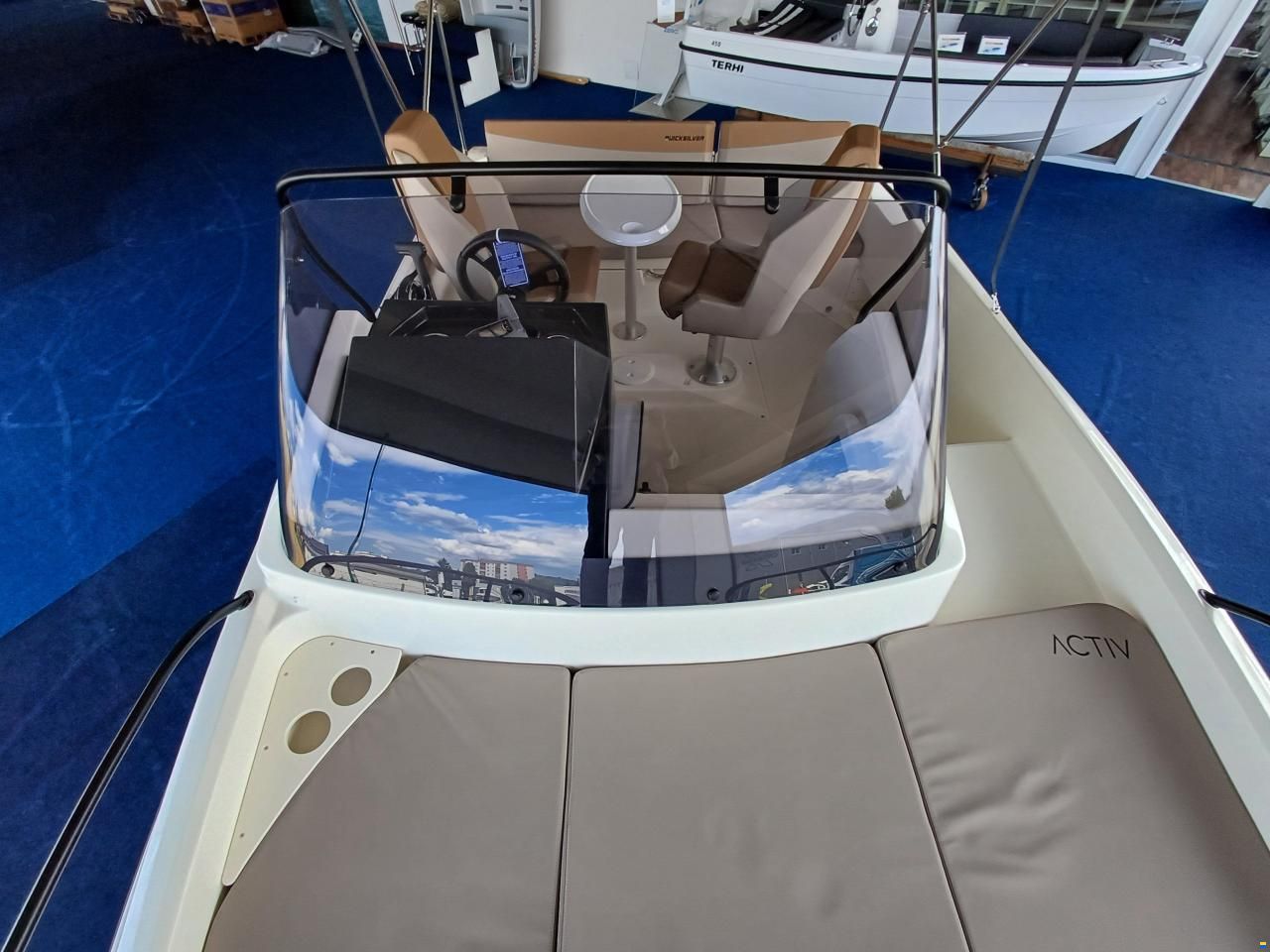 Quicksilver 605 SUNDECK