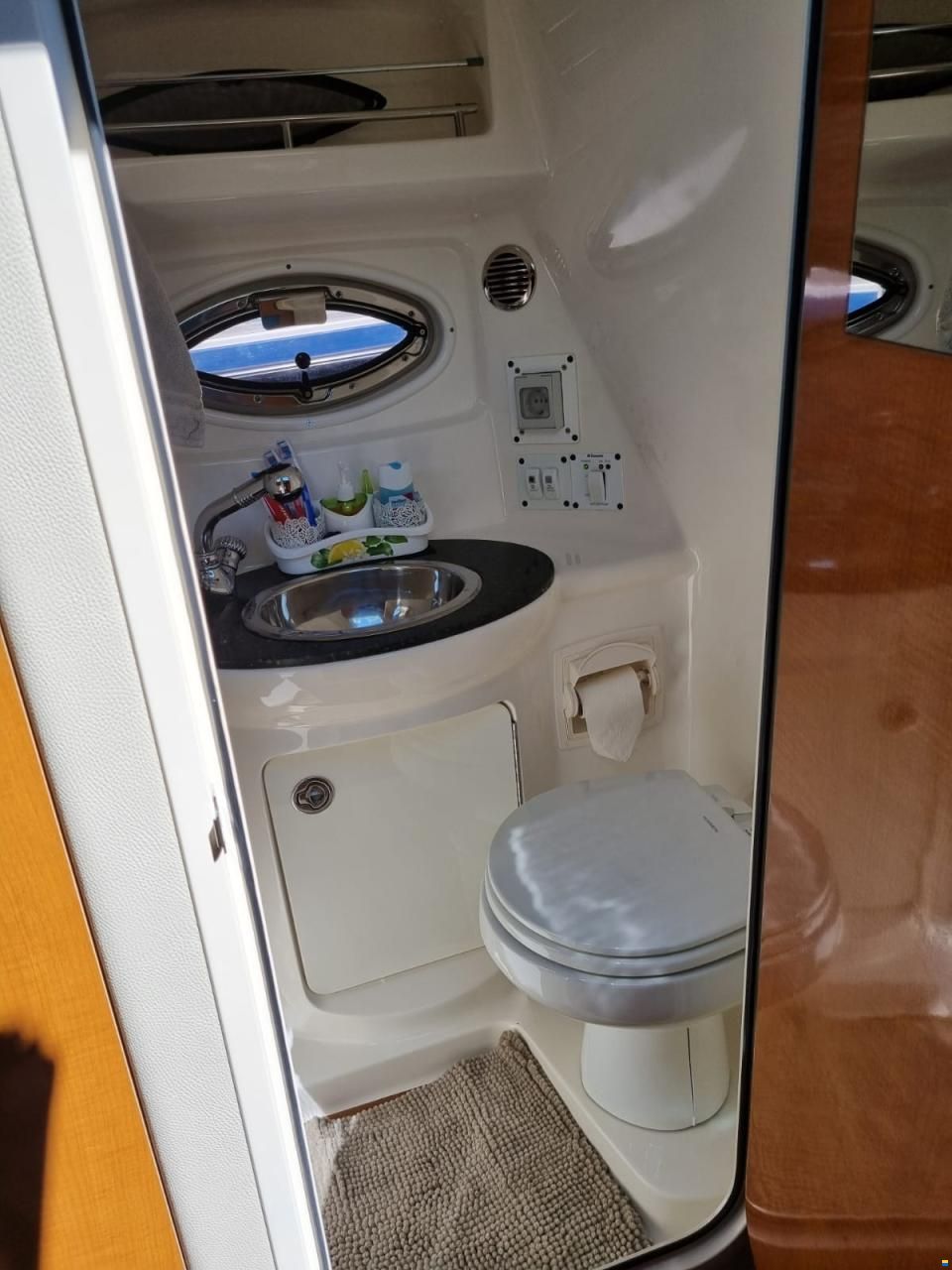 Chaparral Signature 270