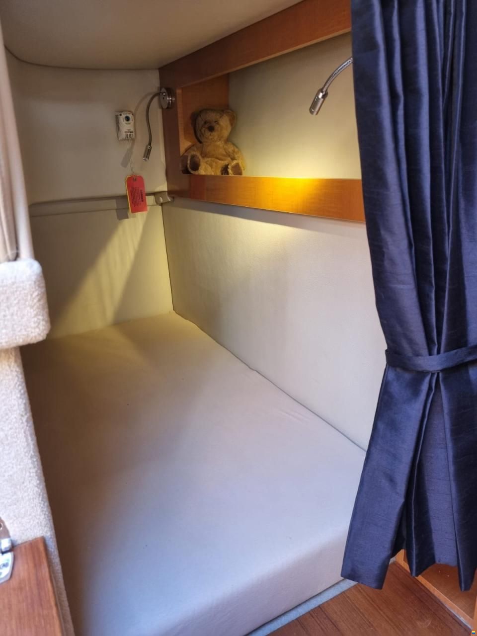 Chaparral Signature 270