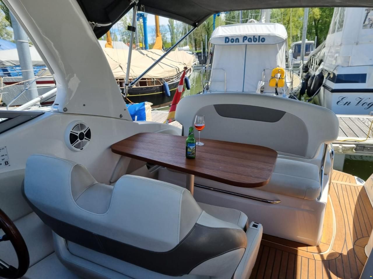 Chaparral Signature 270