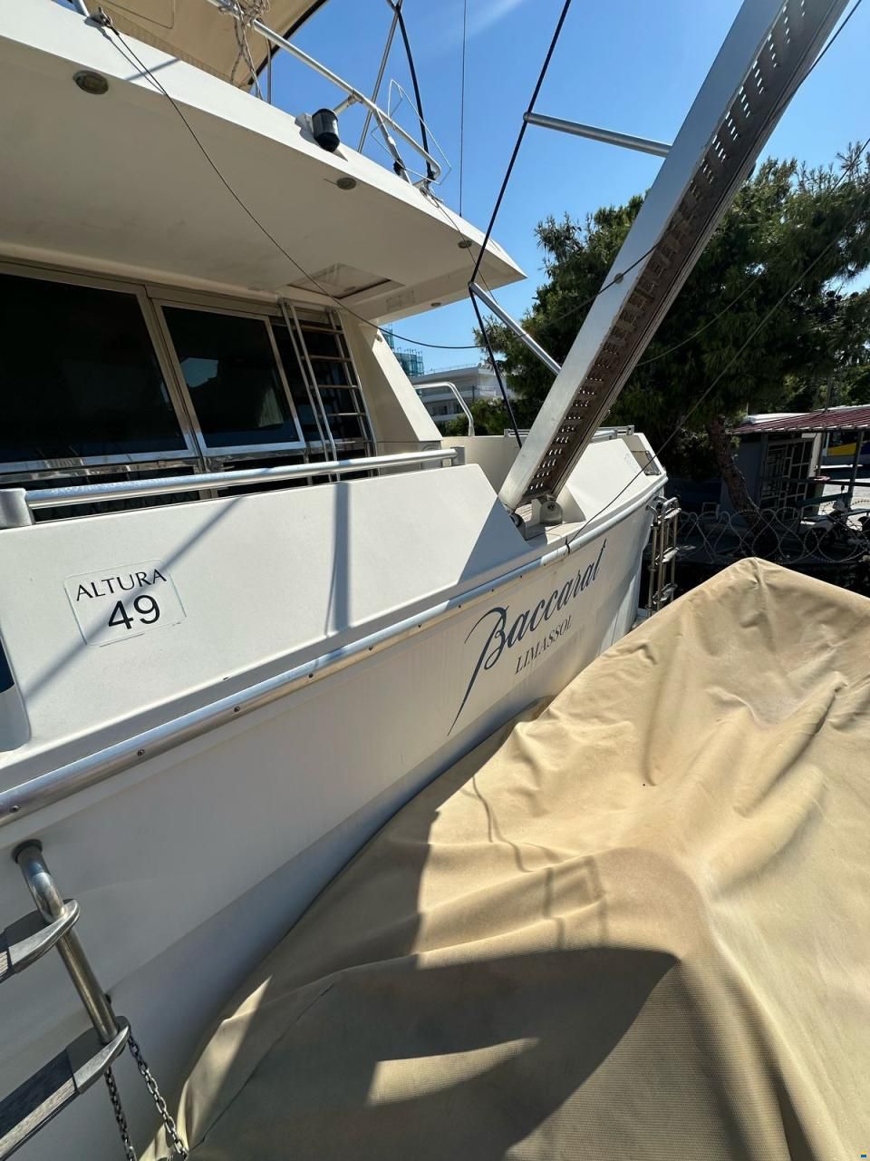 Ferretti Altura 49
